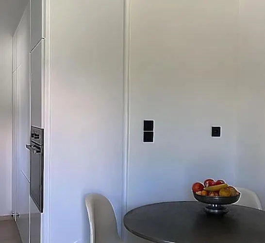 Дом отдыха No.21house. α House In Rio,patras